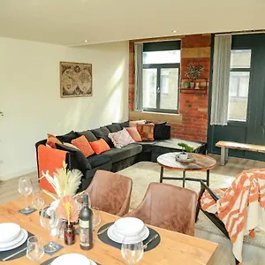 2 Bed New York Style Loft Free Parking Apartment Bradford (West Yorkshire)